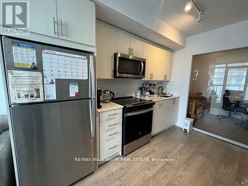 1715 - 2550 SIMCOE STREET N