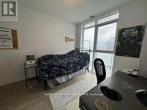 1715 - 2550 SIMCOE STREET N