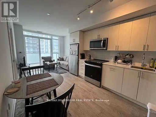 1715 - 2550 SIMCOE STREET N
