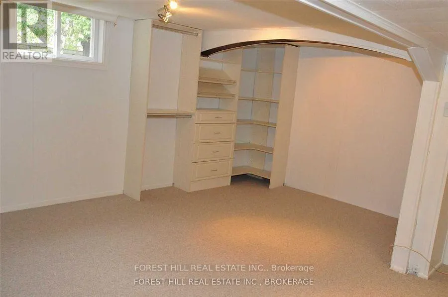 8 CRAIGLEE DRIVE