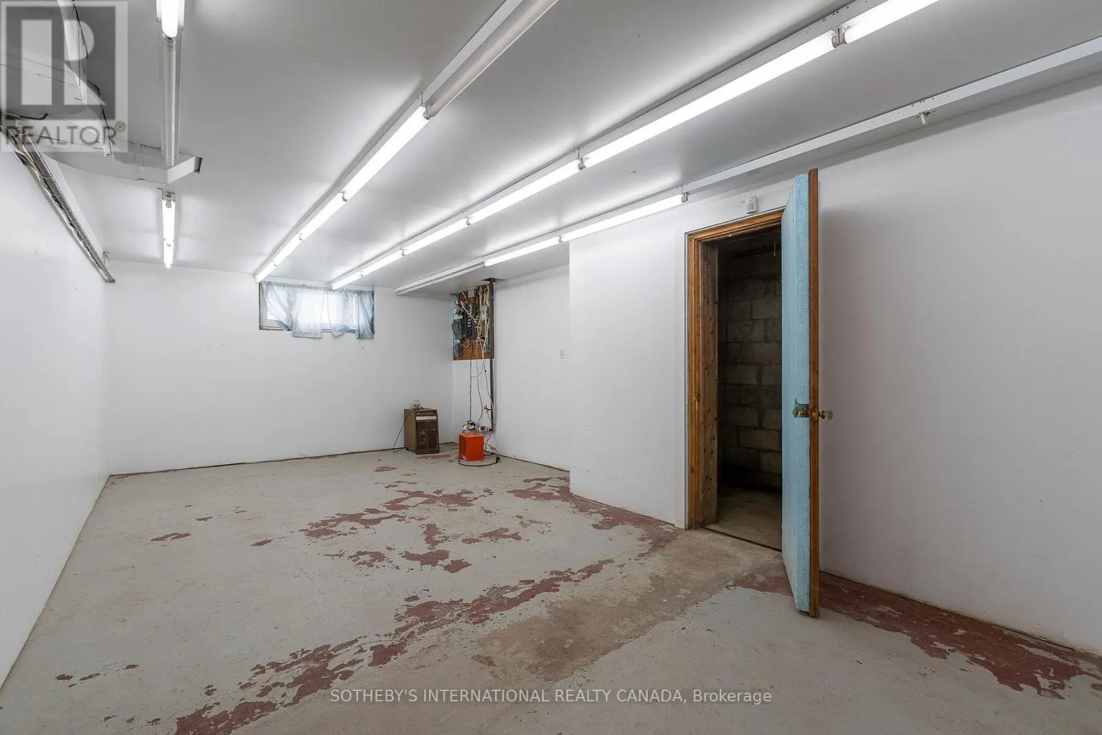 17 AYRE POINT ROAD