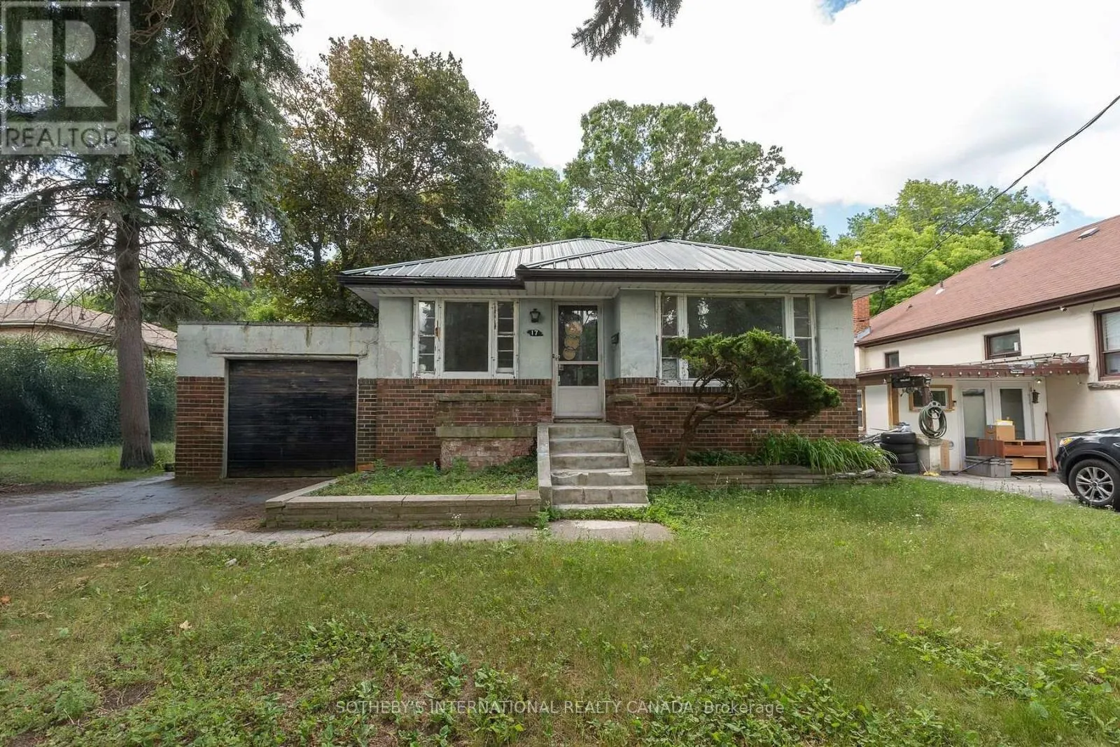 17 AYRE POINT ROAD