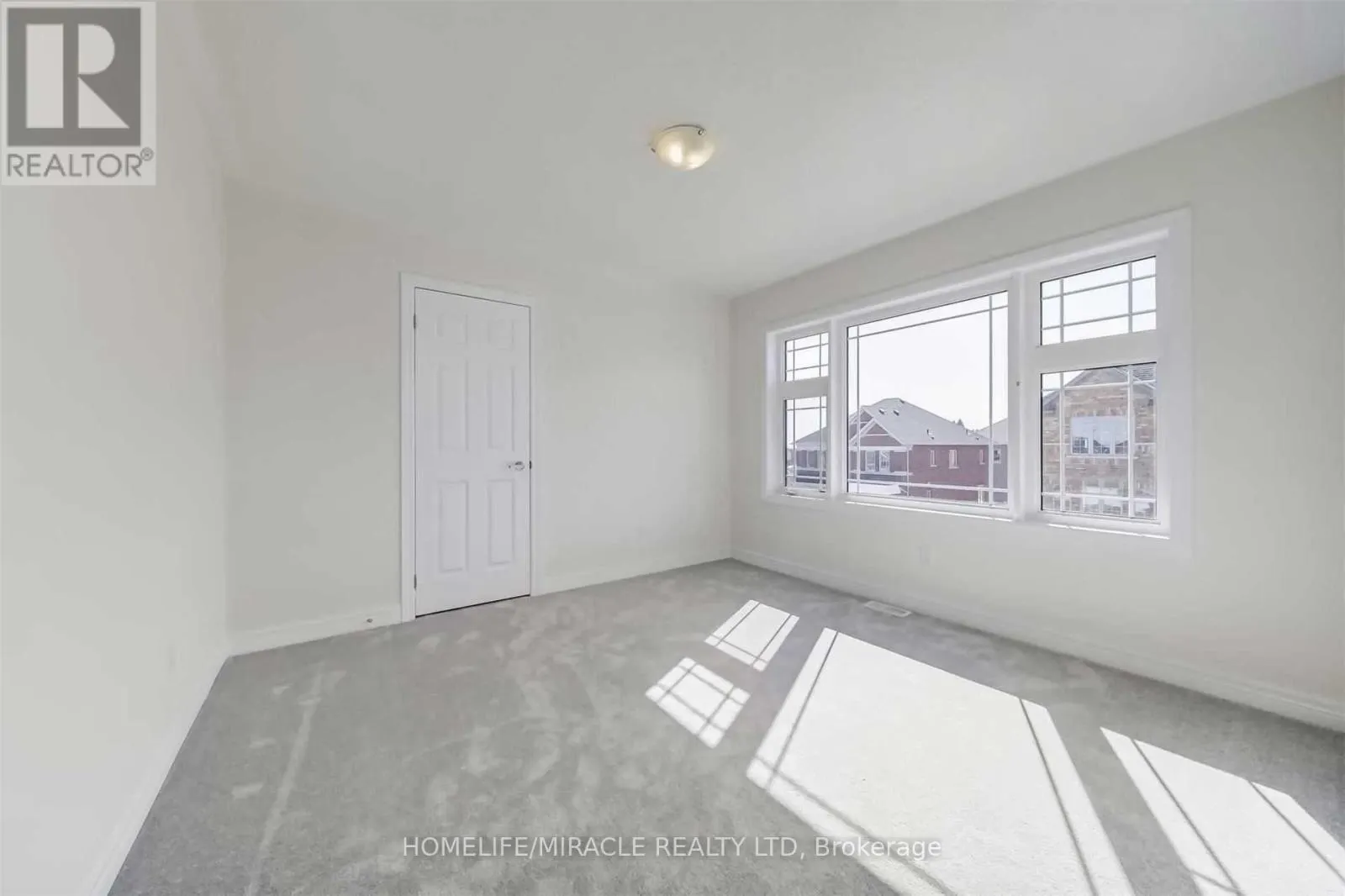 2437 HIBISCUS DRIVE