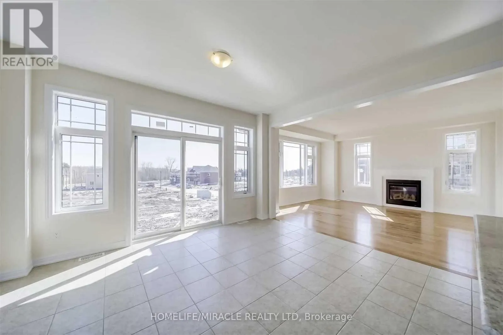 2437 HIBISCUS DRIVE
