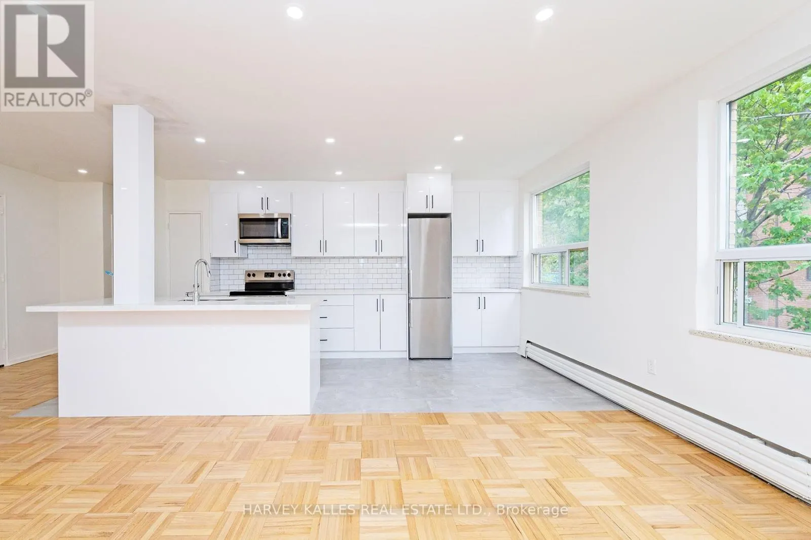 405 - 1751 VICTORIA PARK AVENUE