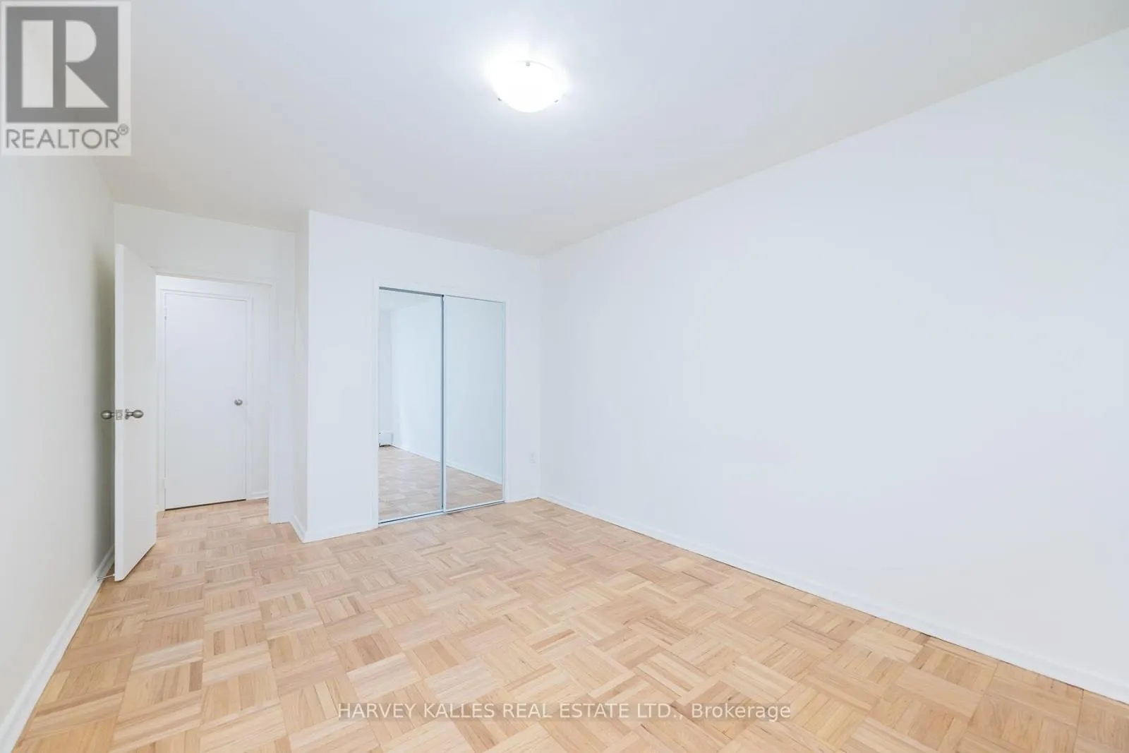 405 - 1751 VICTORIA PARK AVENUE