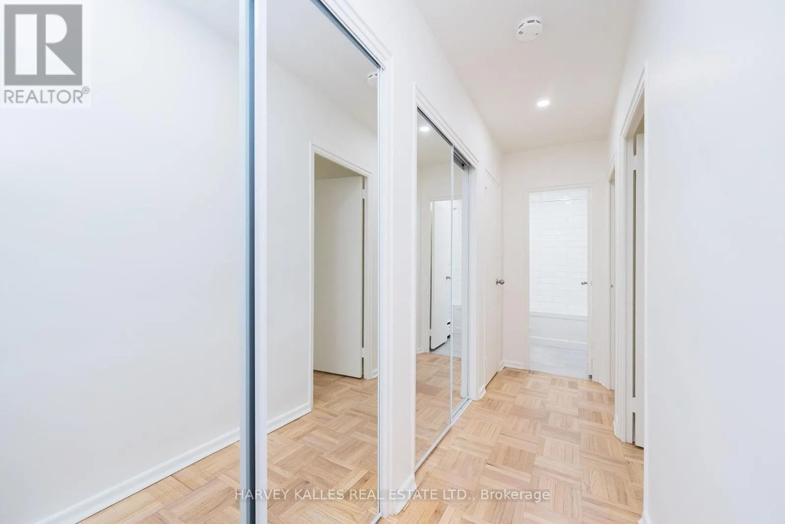 405 - 1751 VICTORIA PARK AVENUE