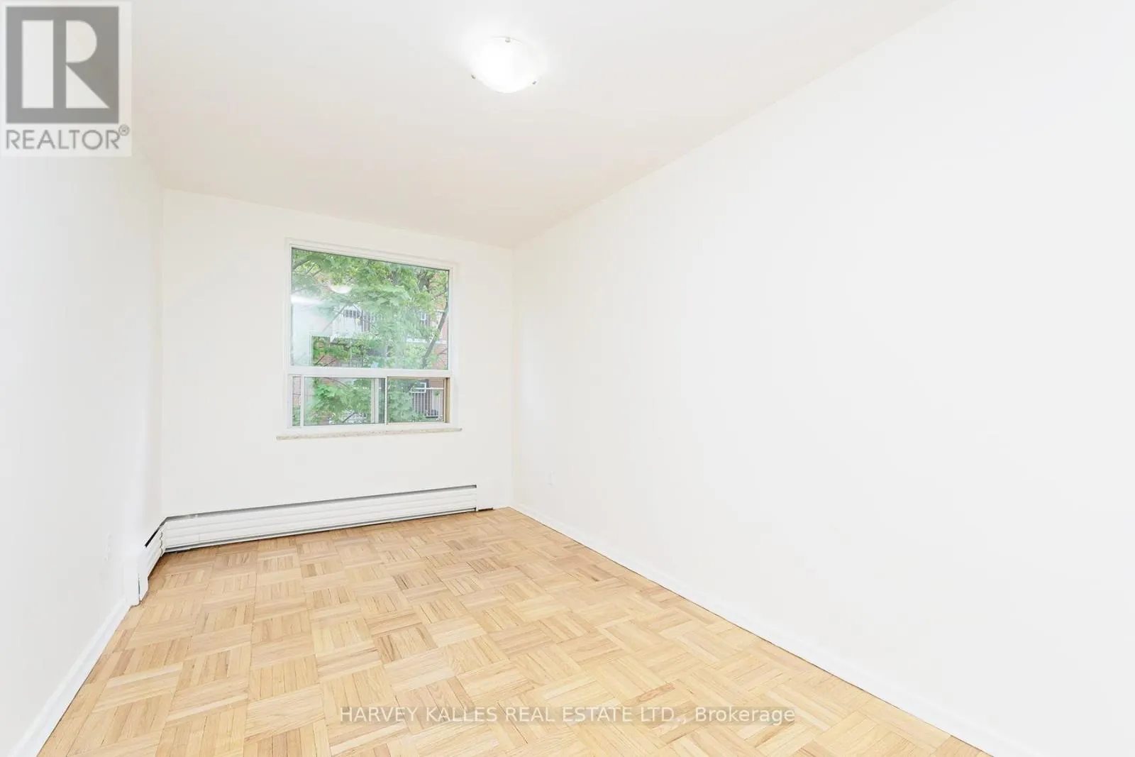 405 - 1751 VICTORIA PARK AVENUE
