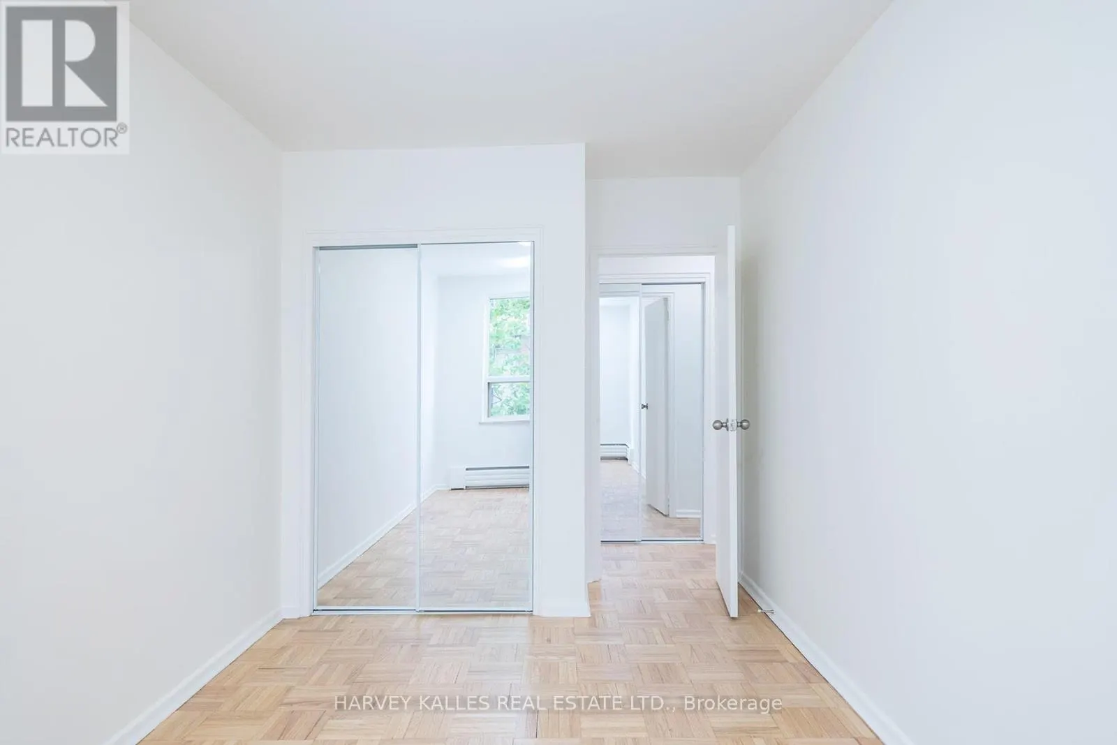 405 - 1751 VICTORIA PARK AVENUE
