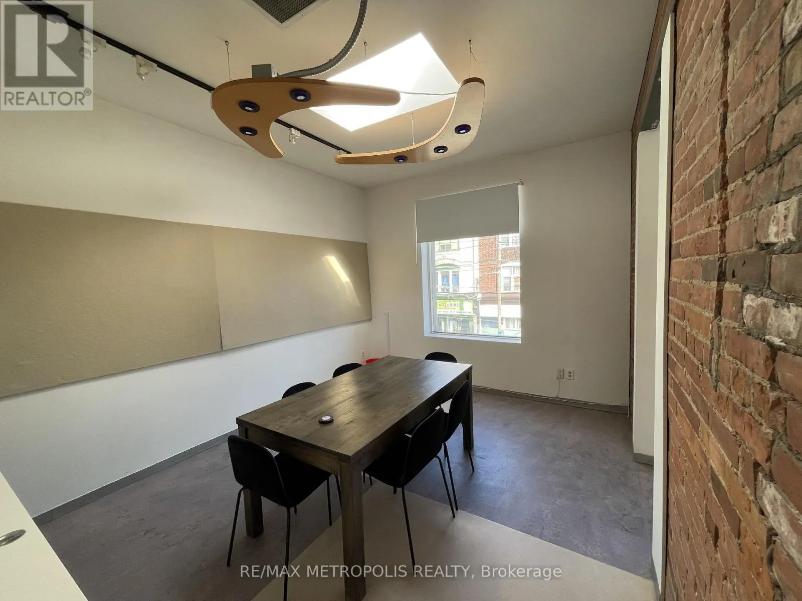 238 BROADVIEW AVENUE