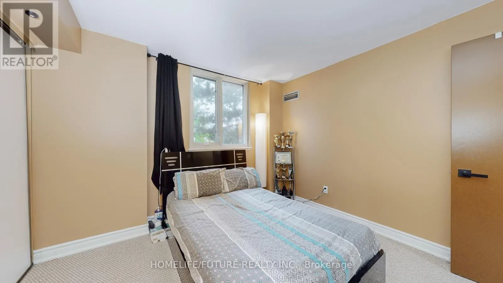 204 - 15 SEWELLS ROAD
