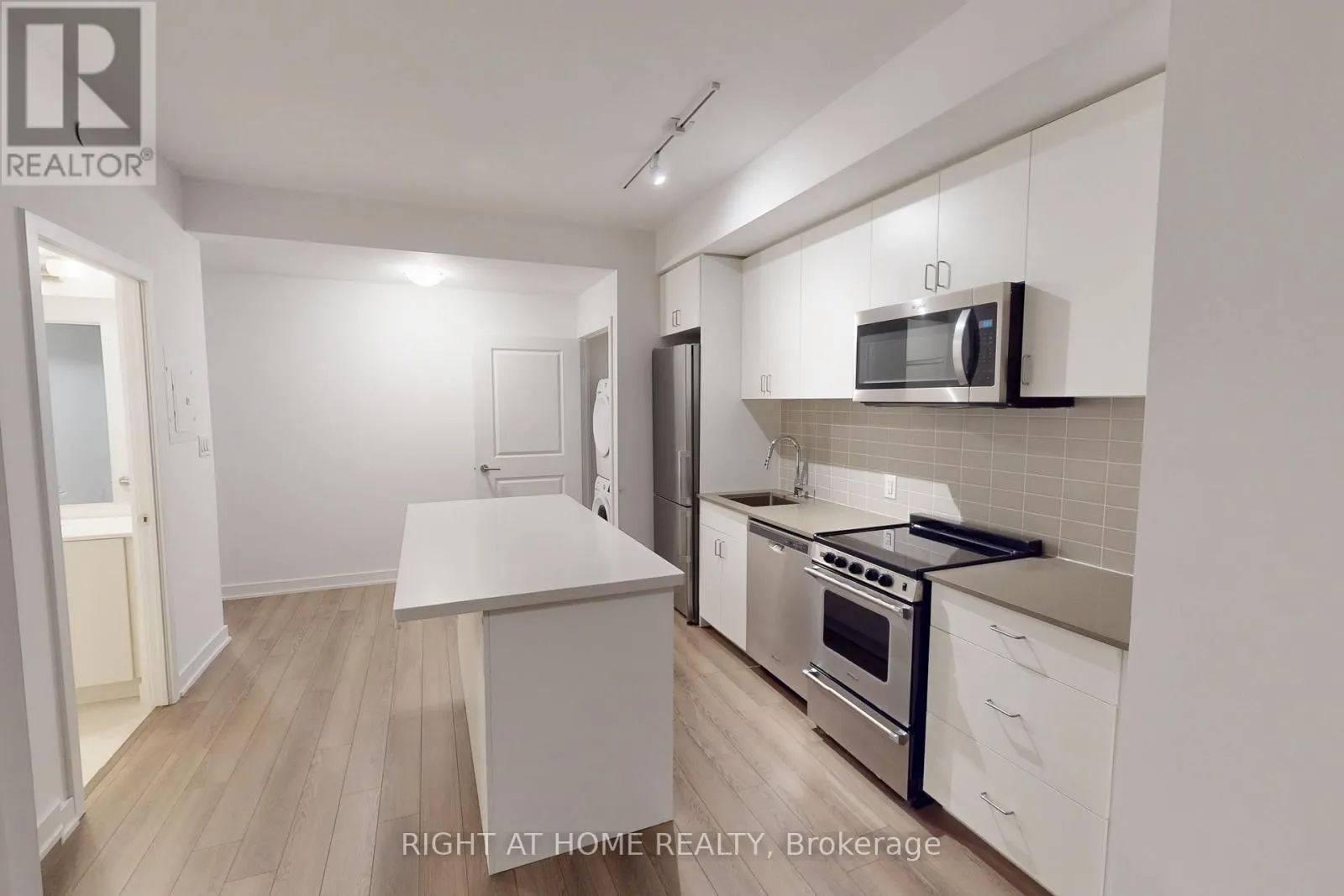 501 - 2799 KINGSTON ROAD
