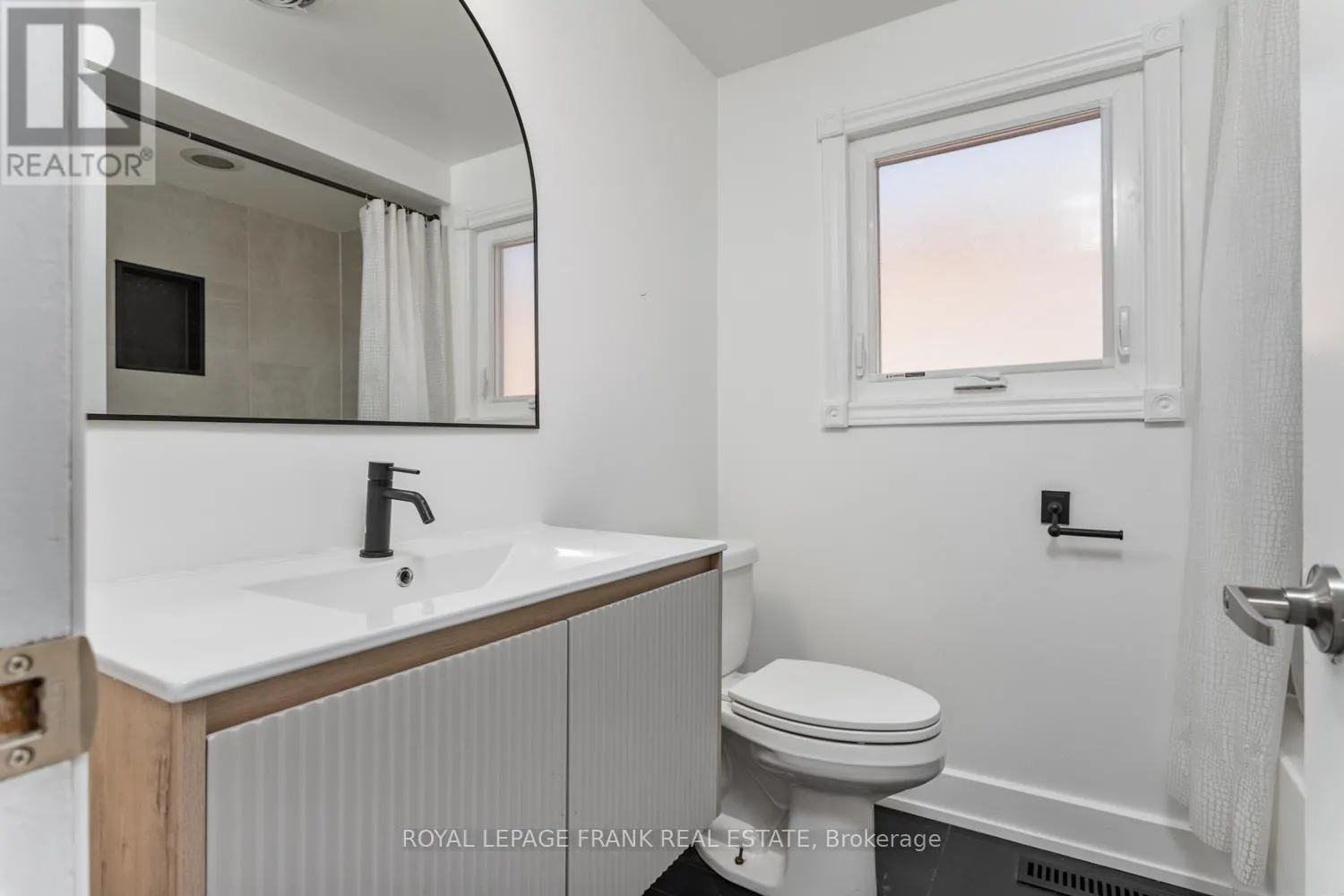 35 FERNBANK PLACE