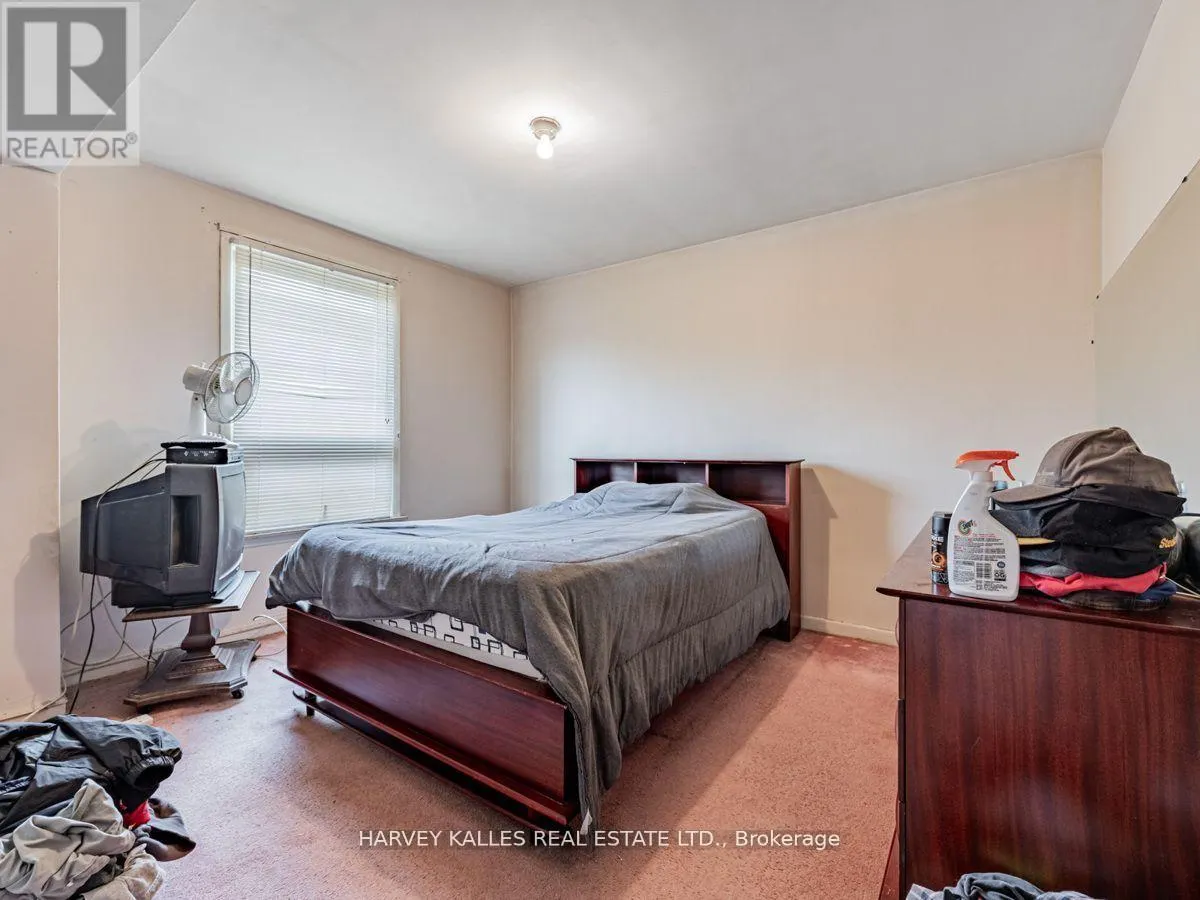 561-563 DANFORTH ROAD