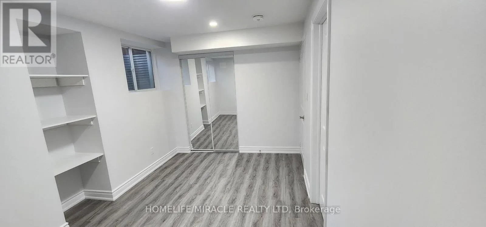 52 HUGGINS DRIVE