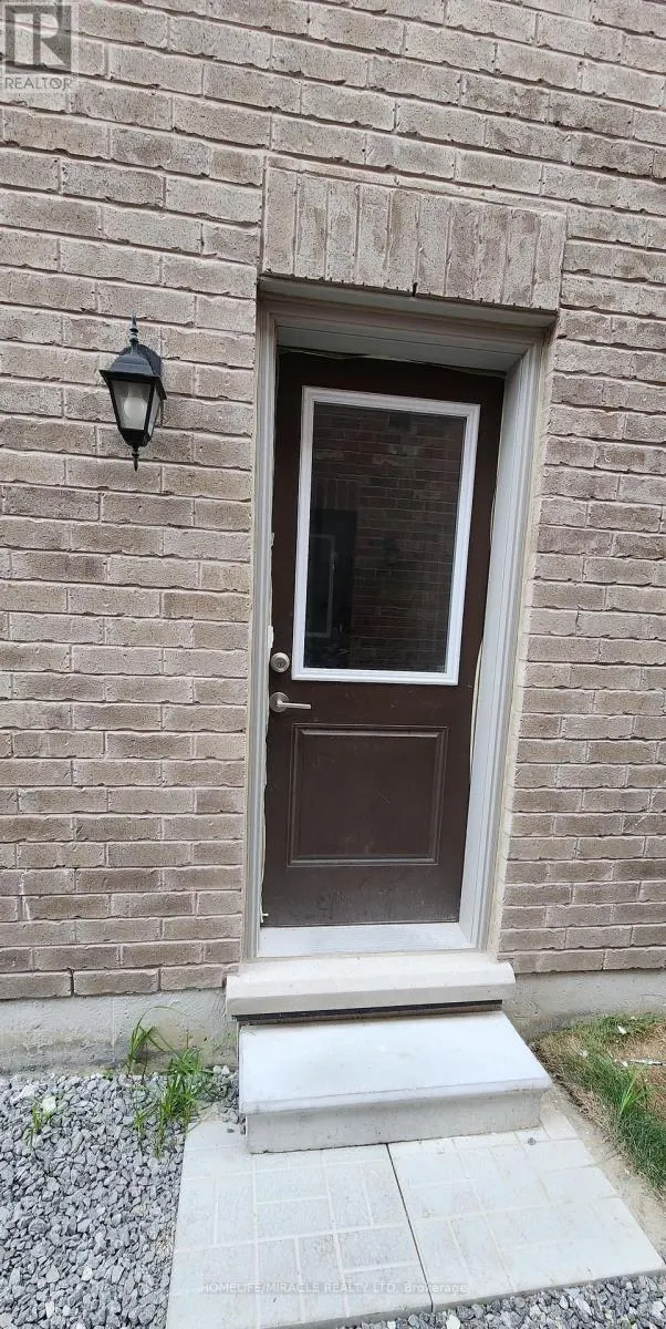 52 HUGGINS DRIVE