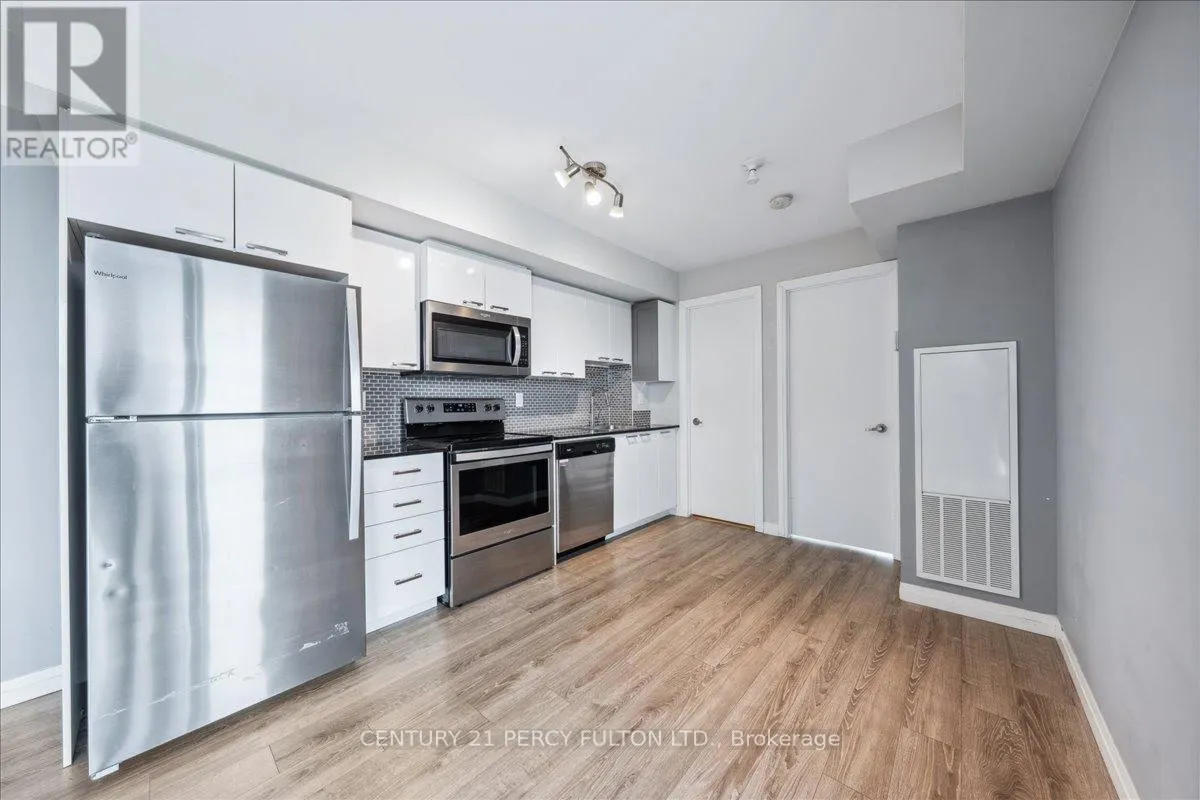 1503 - 2150 LAWRENCE AVENUE E