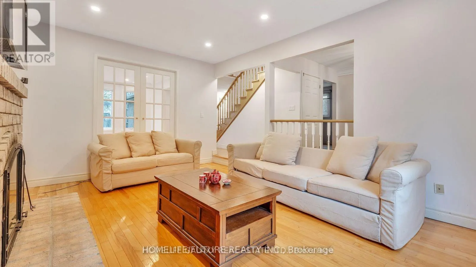 MAIN & 2ND FLR - 979 COPPERFIELD DRIVE