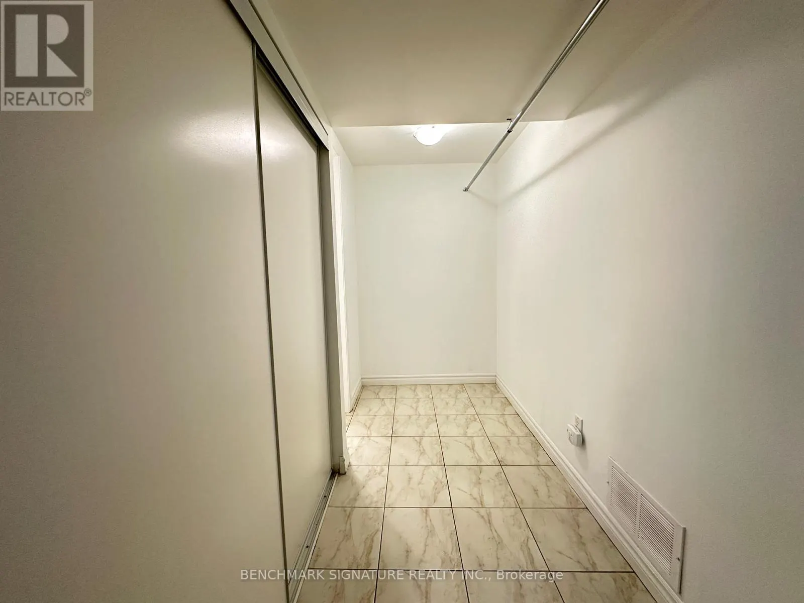59 HIGHBRIDGE (BSMT) PLACE