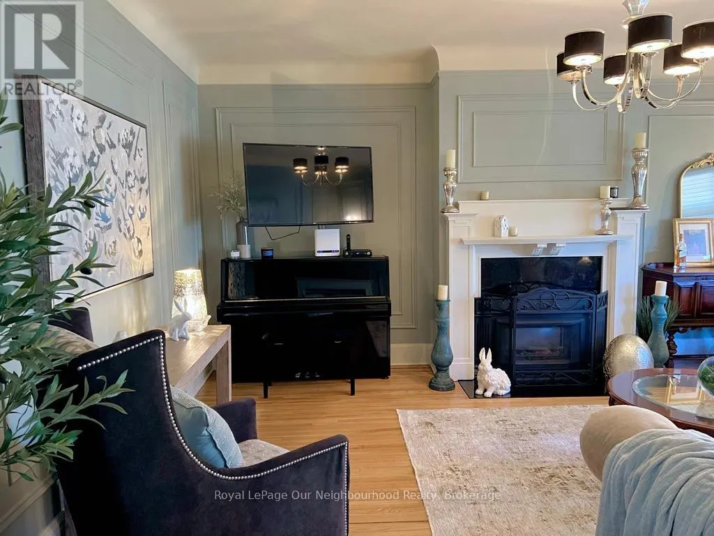 305 TRENT STREET W