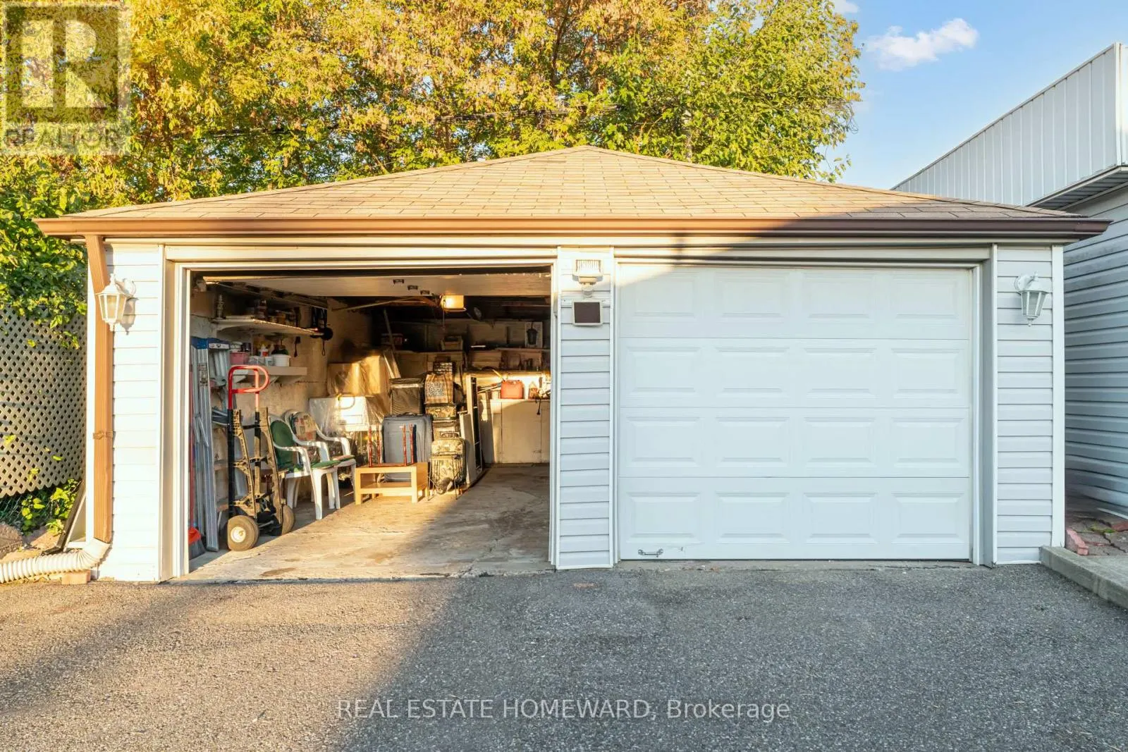 141 BRENDA CRESCENT
