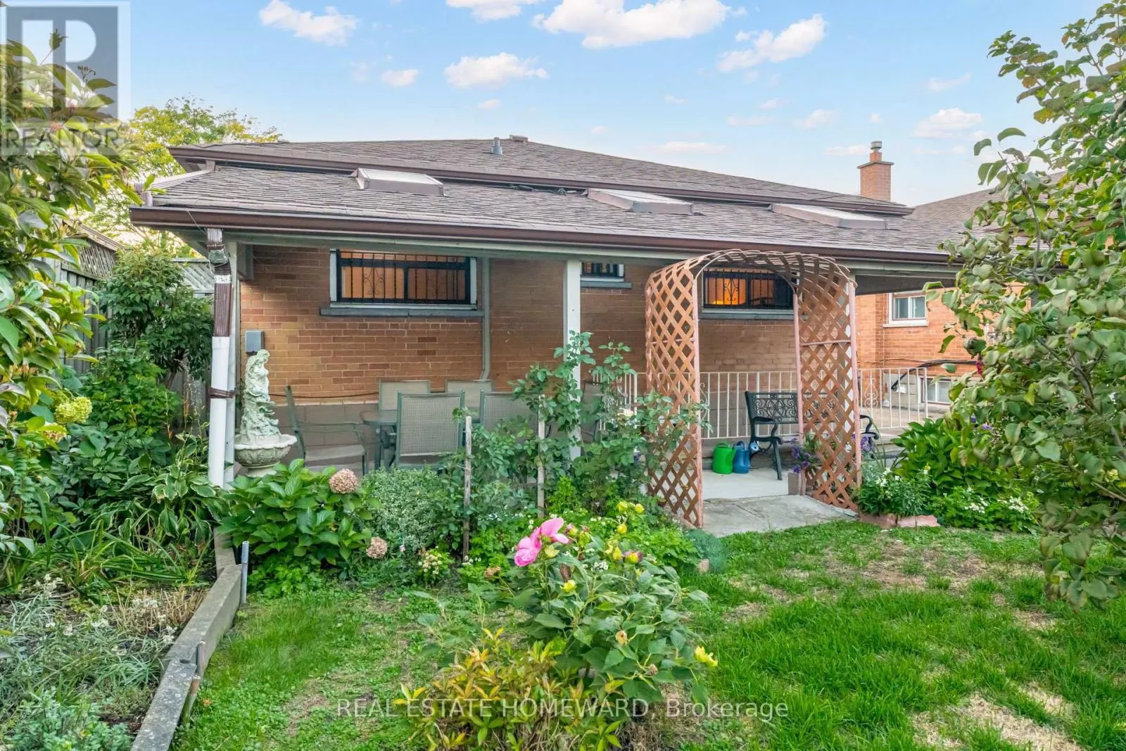 141 BRENDA CRESCENT