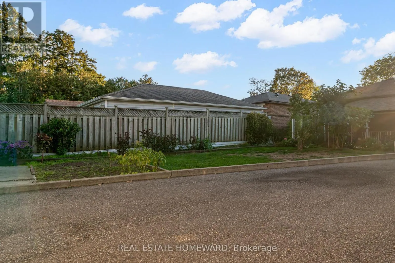 141 BRENDA CRESCENT