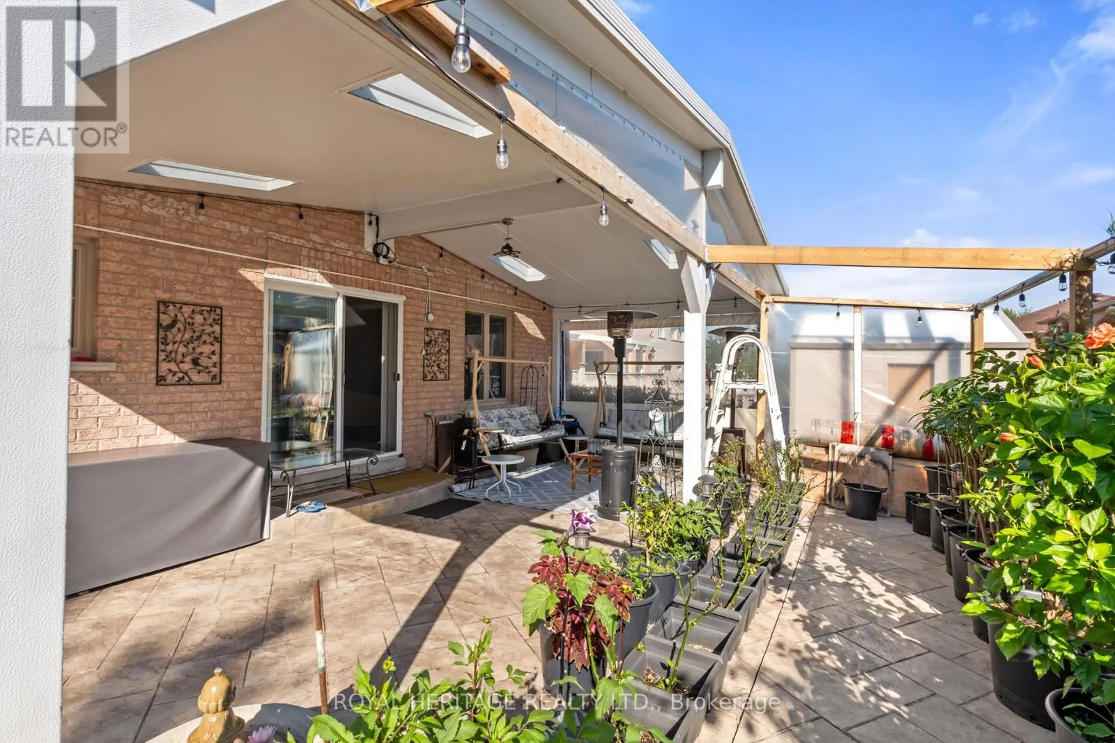 1101 GOSSAMER DRIVE
