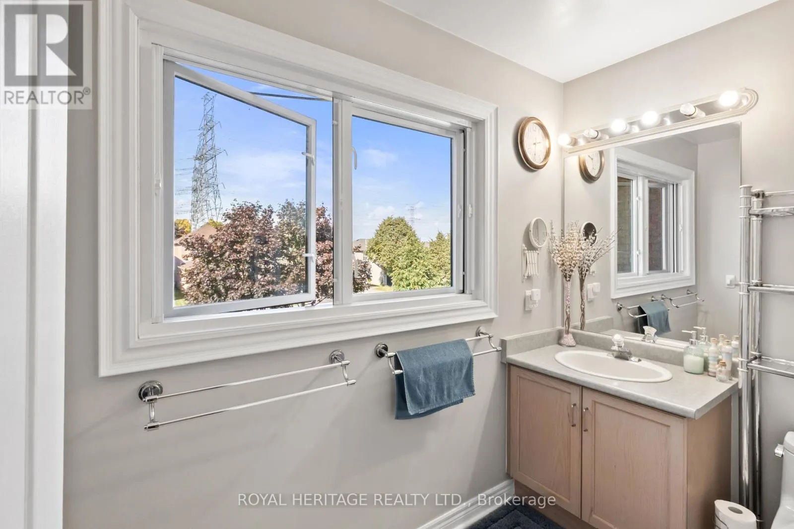 1101 GOSSAMER DRIVE