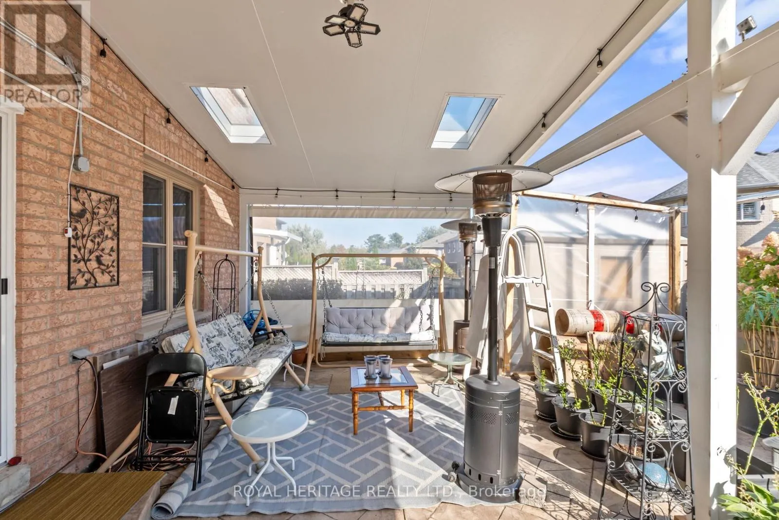 1101 GOSSAMER DRIVE