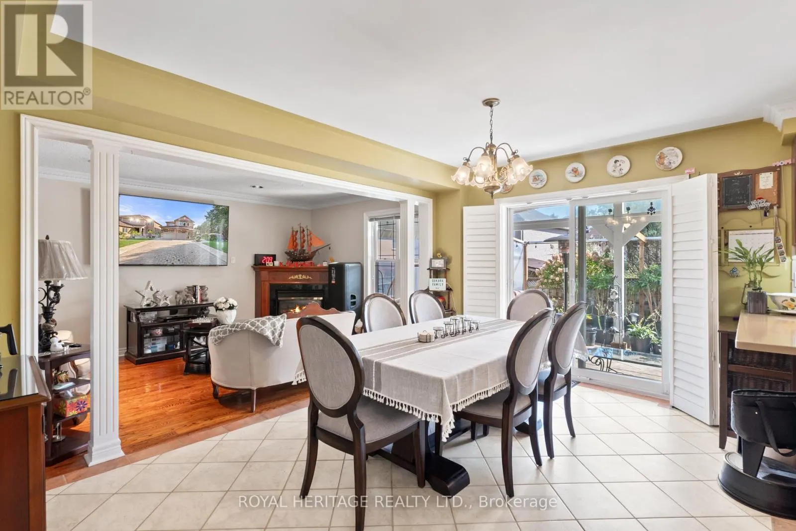 1101 GOSSAMER DRIVE