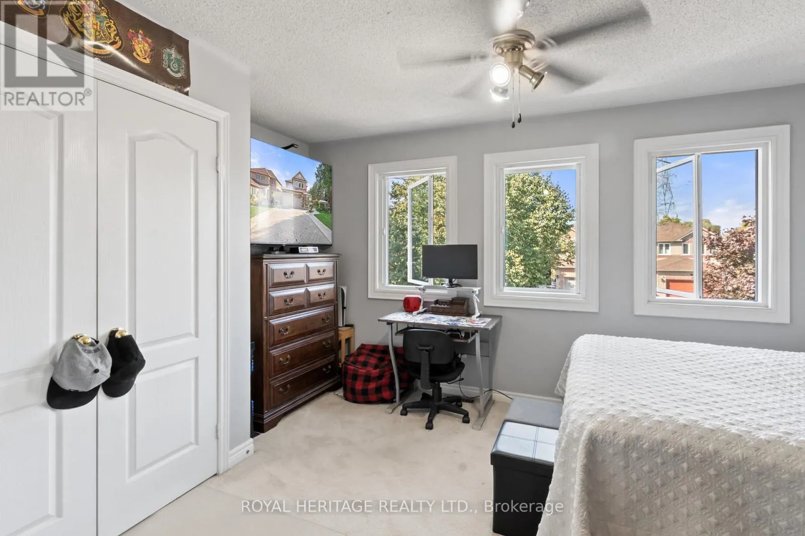 1101 GOSSAMER DRIVE