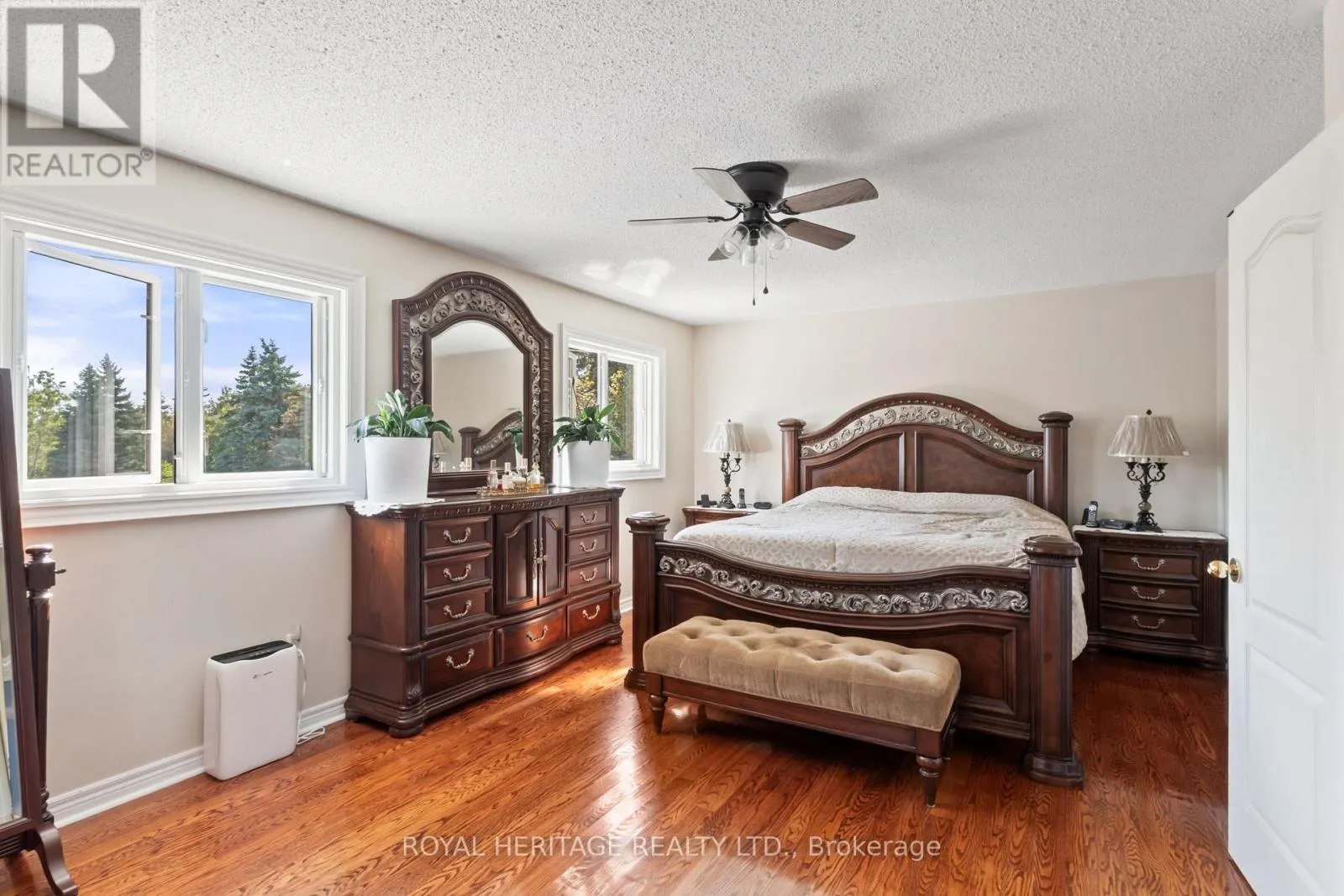 1101 GOSSAMER DRIVE