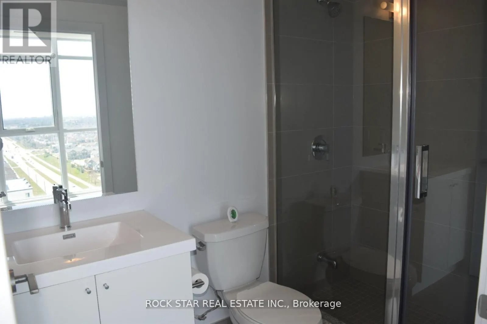 1717 - 2550 SIMCOE STREET N