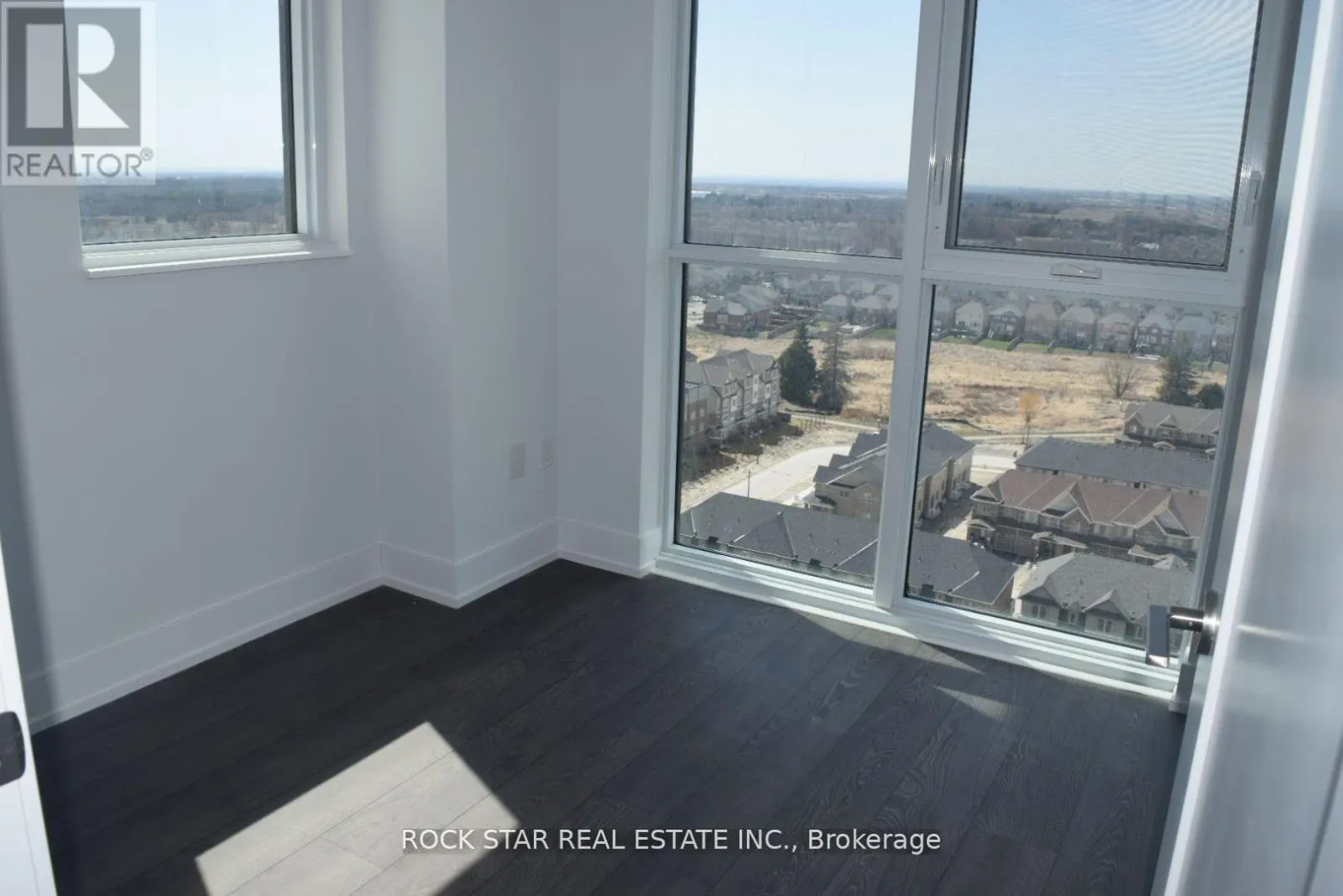 1717 - 2550 SIMCOE STREET N