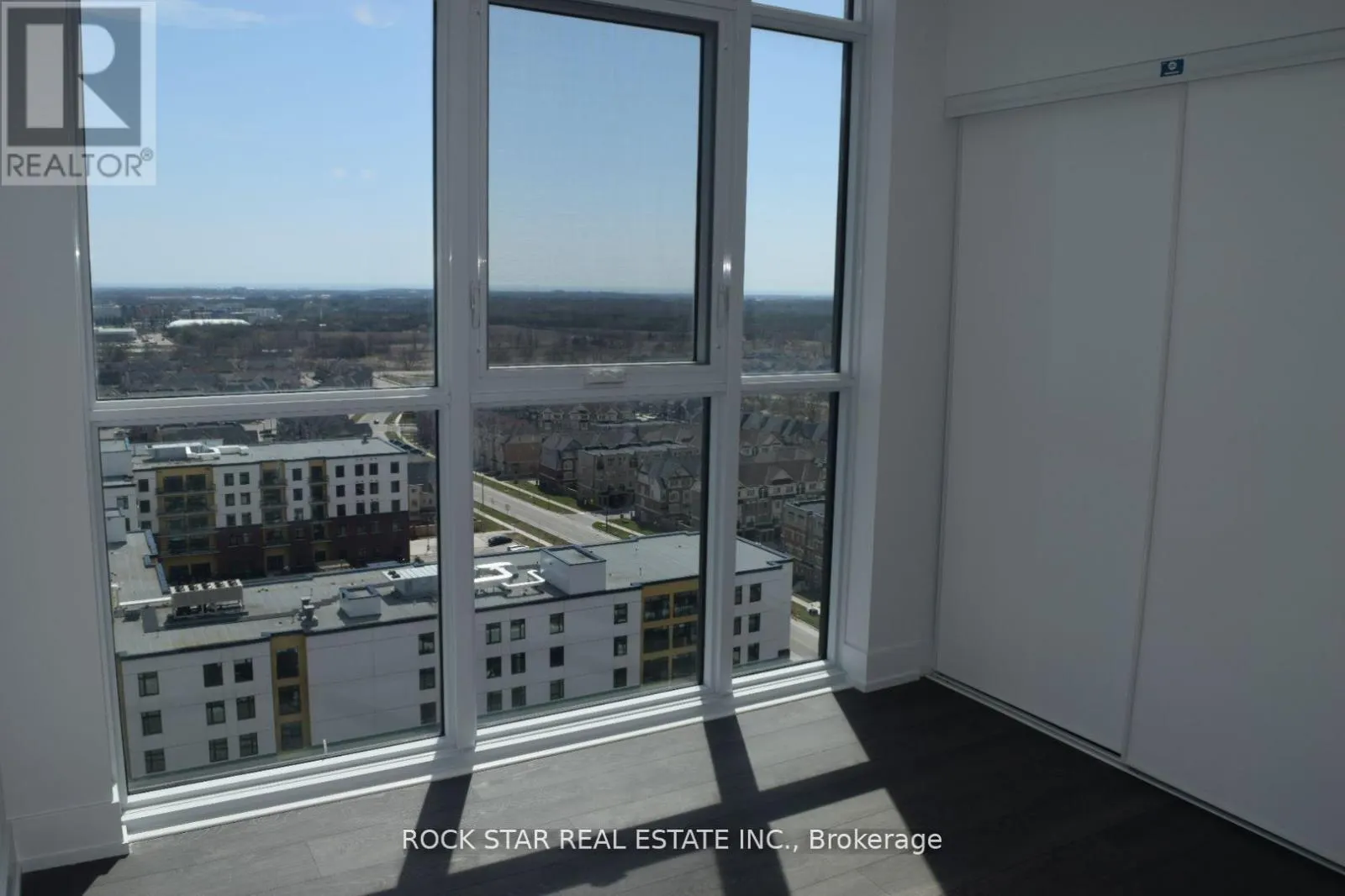 1717 - 2550 SIMCOE STREET N