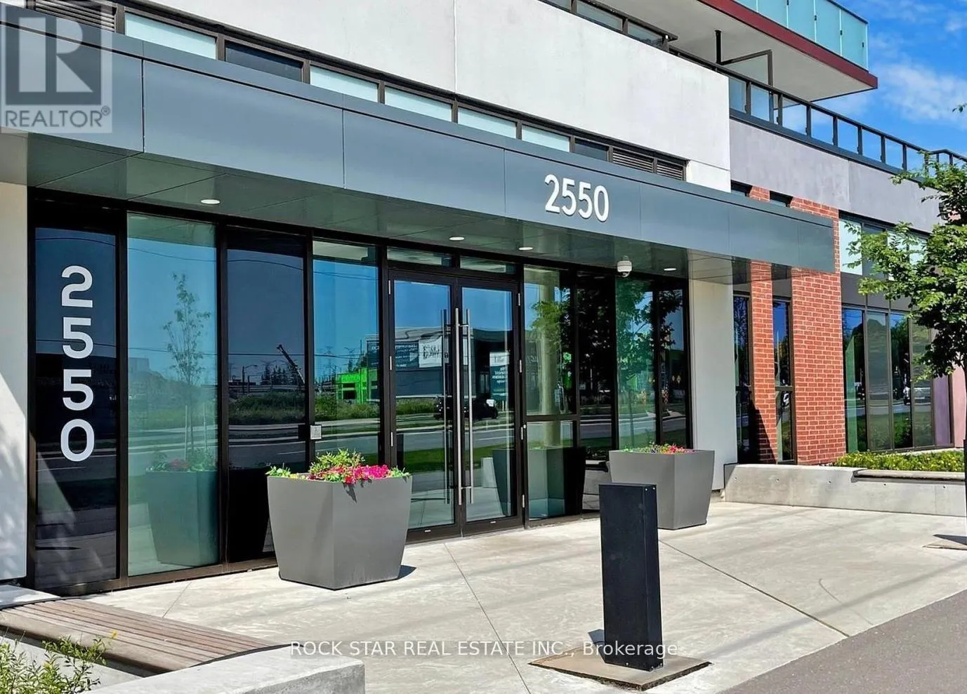 1717 - 2550 SIMCOE STREET N