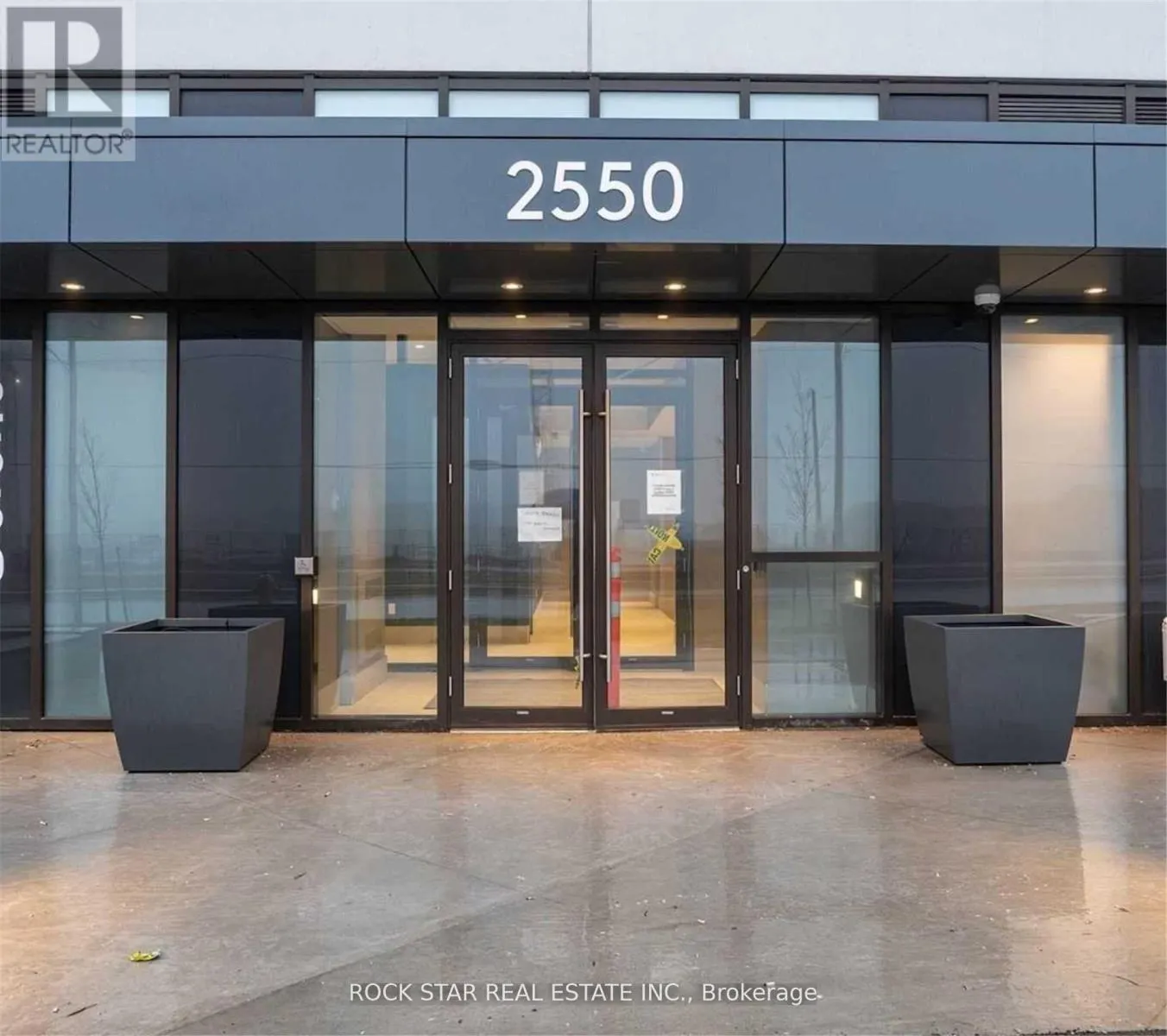 1717 - 2550 SIMCOE STREET N