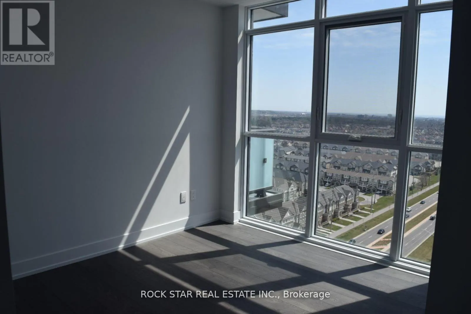 1717 - 2550 SIMCOE STREET N