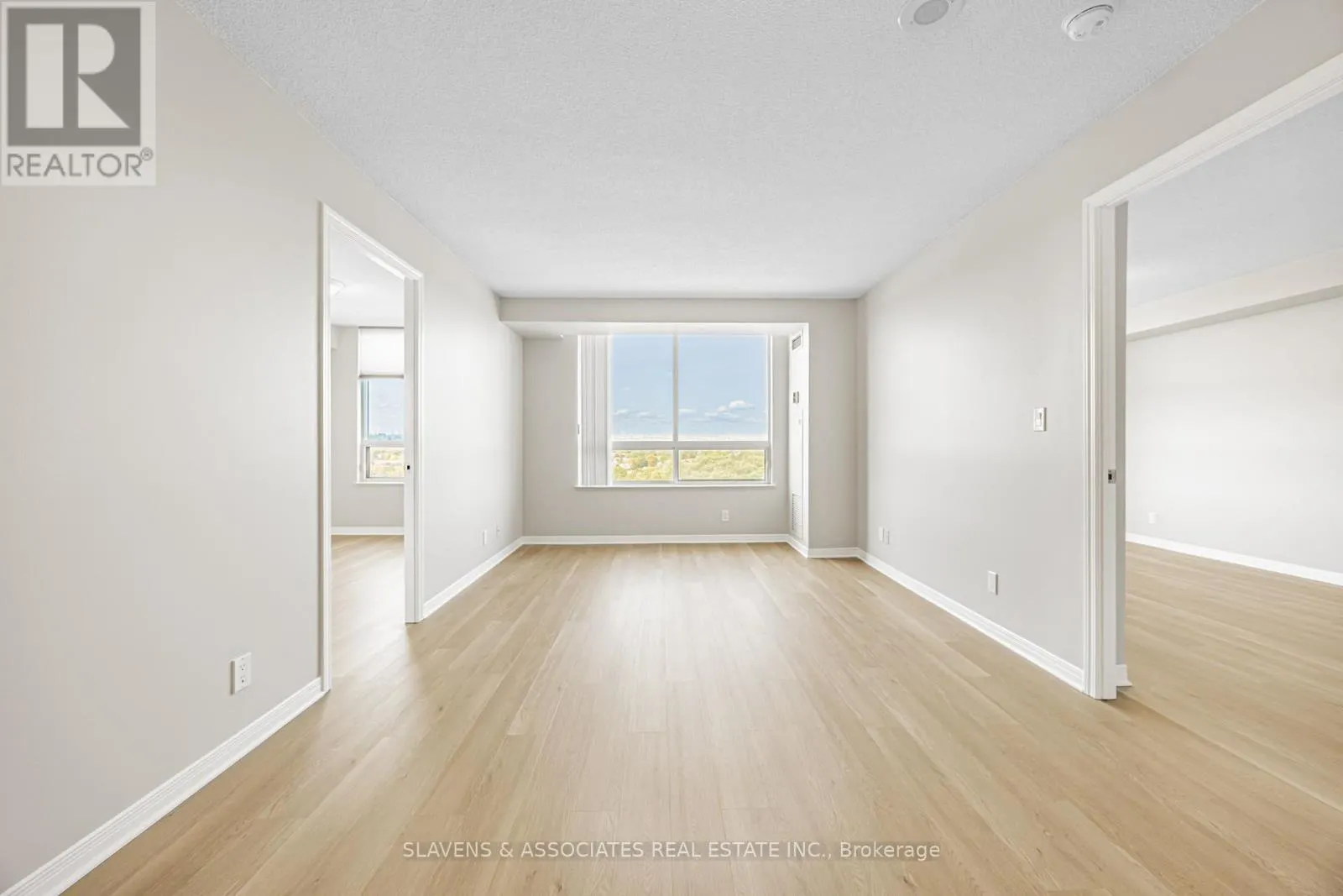 1404 - 1000 THE ESPLANADE ROAD N