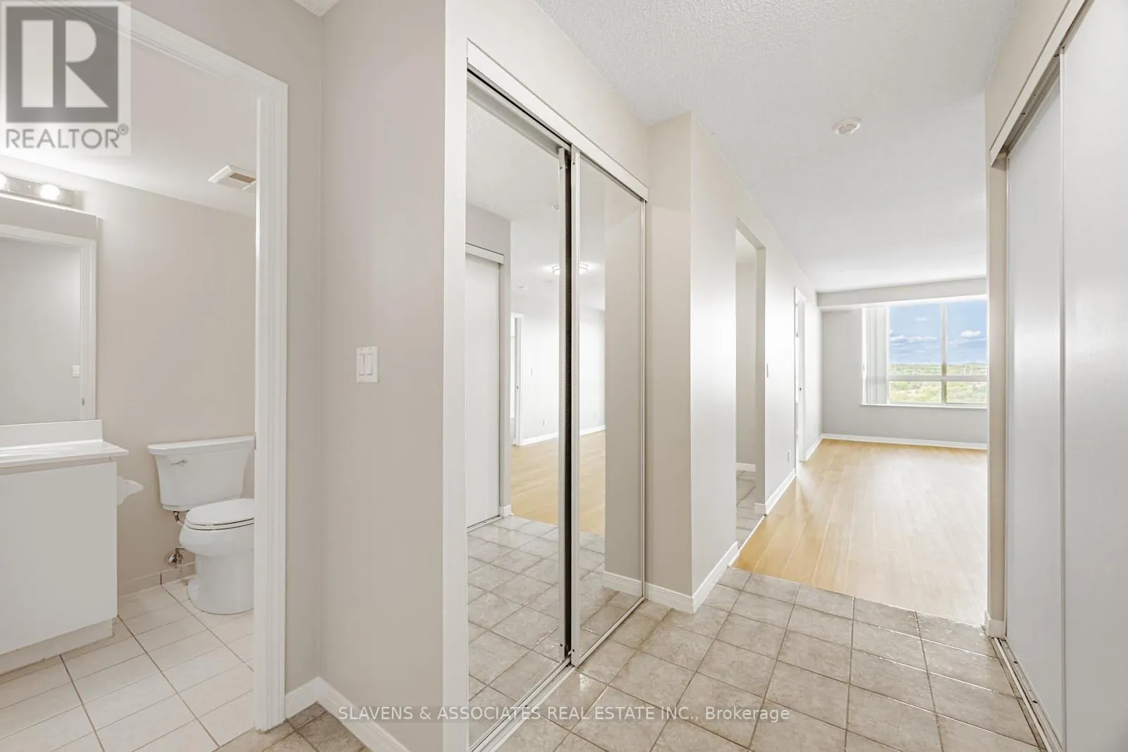 1404 - 1000 THE ESPLANADE ROAD N