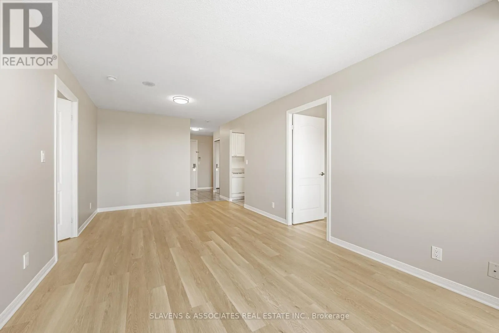 1404 - 1000 THE ESPLANADE ROAD N