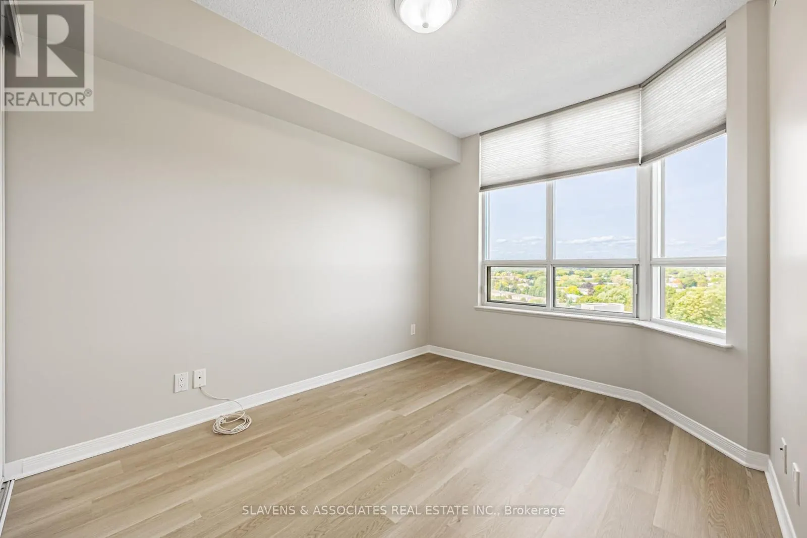 1404 - 1000 THE ESPLANADE ROAD N
