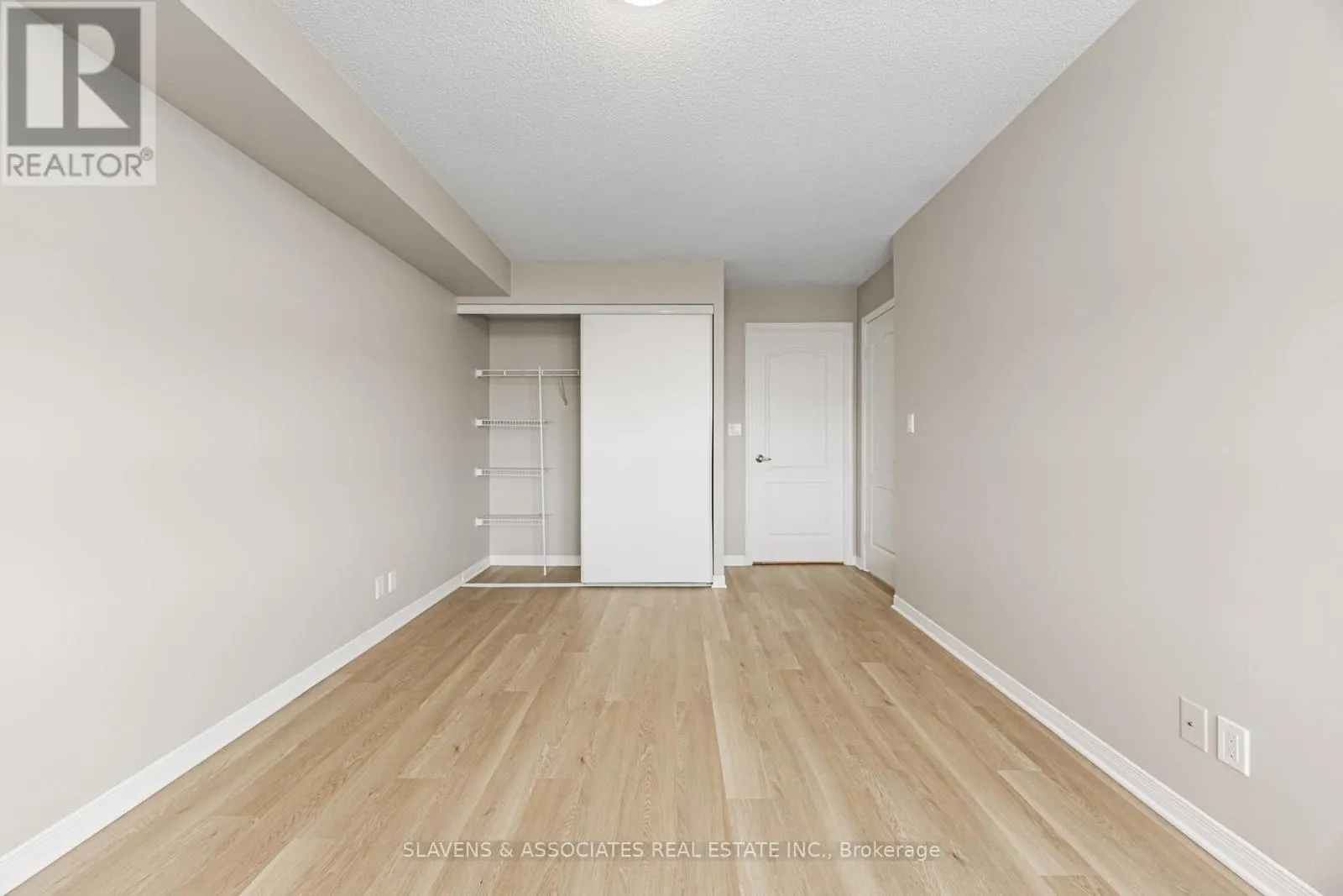 1404 - 1000 THE ESPLANADE ROAD N