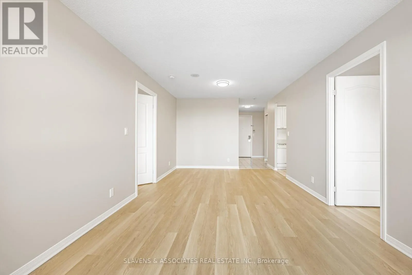 1404 - 1000 THE ESPLANADE ROAD N
