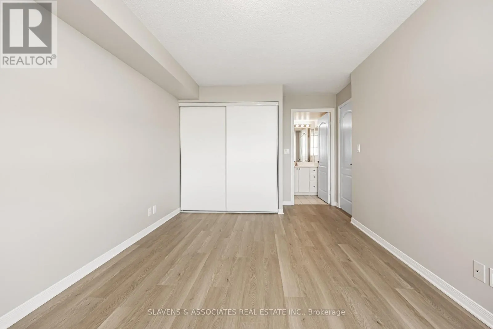 1404 - 1000 THE ESPLANADE ROAD N
