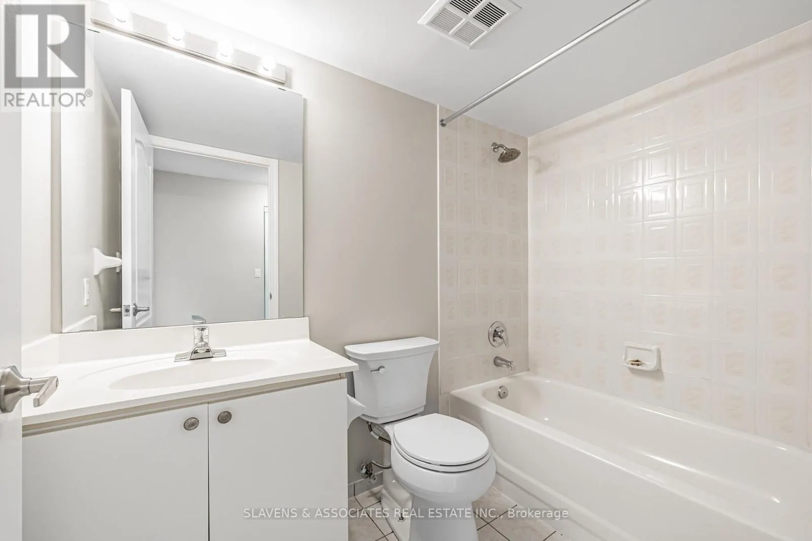 1404 - 1000 THE ESPLANADE ROAD N