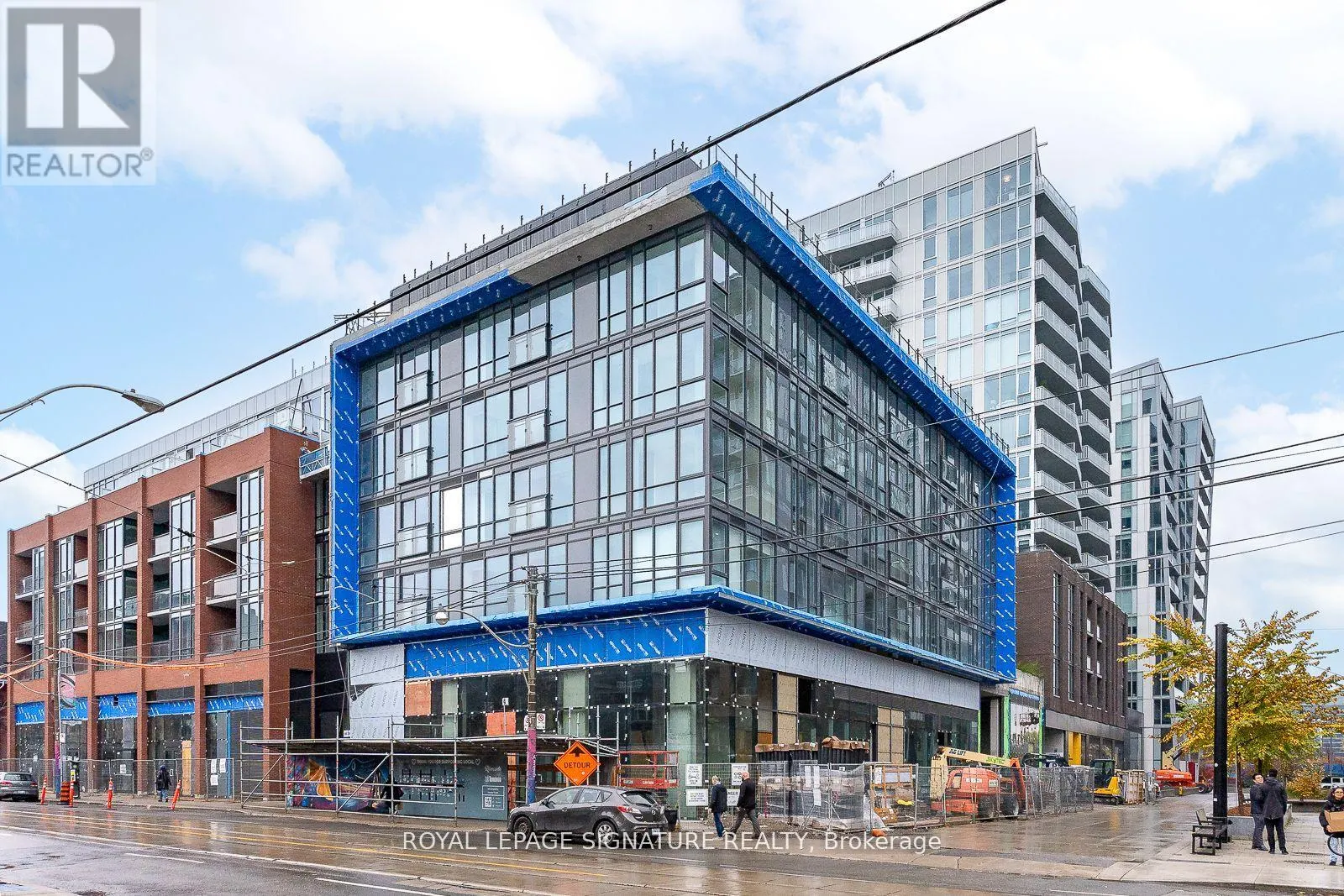 312 - 665 QUEEN STREET E