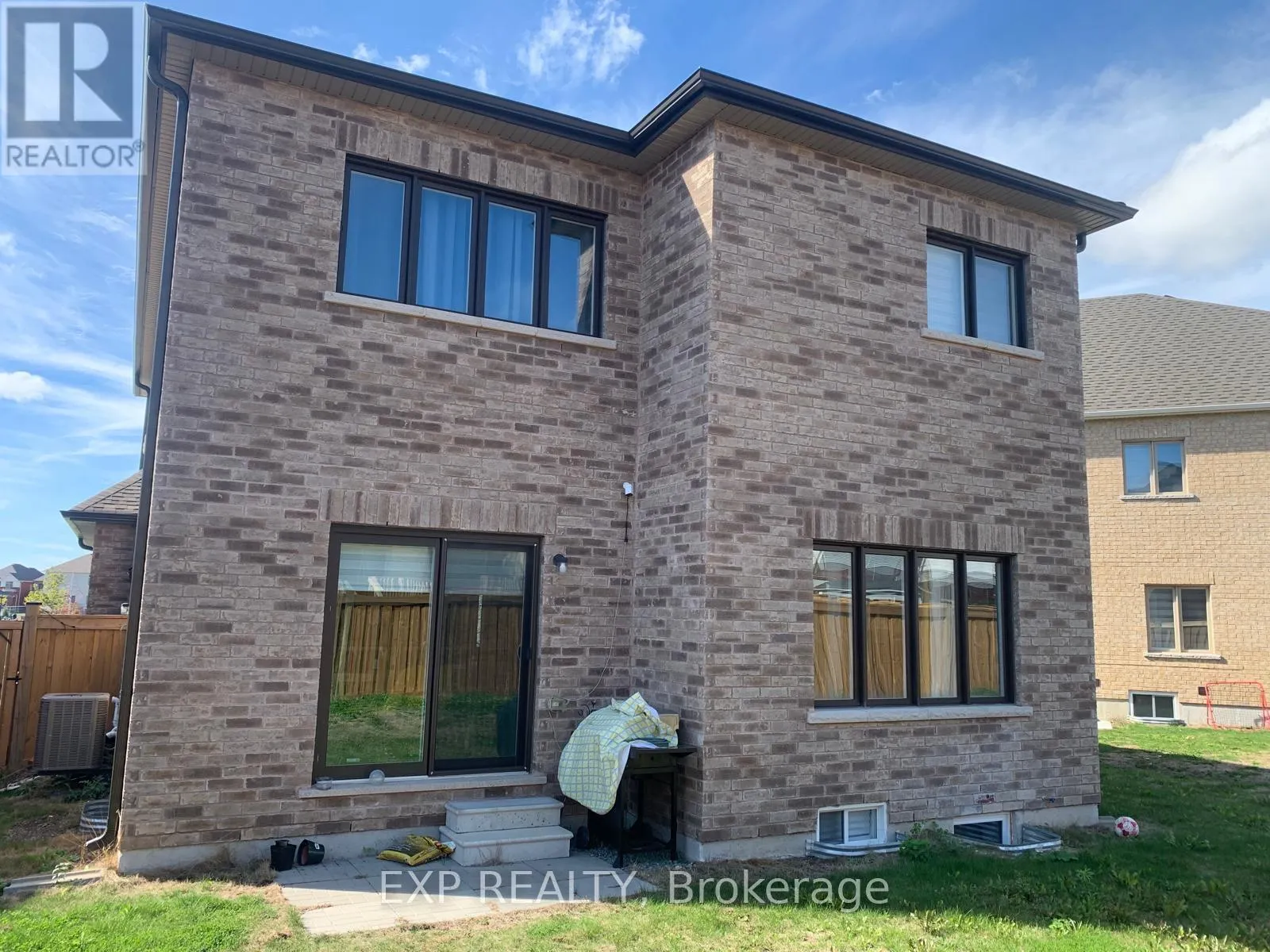 253 FLEETWOOD DRIVE