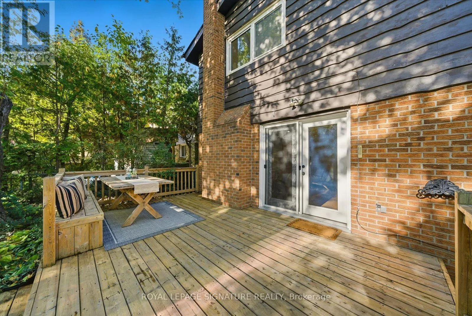 26 MACKLINGATE COURT